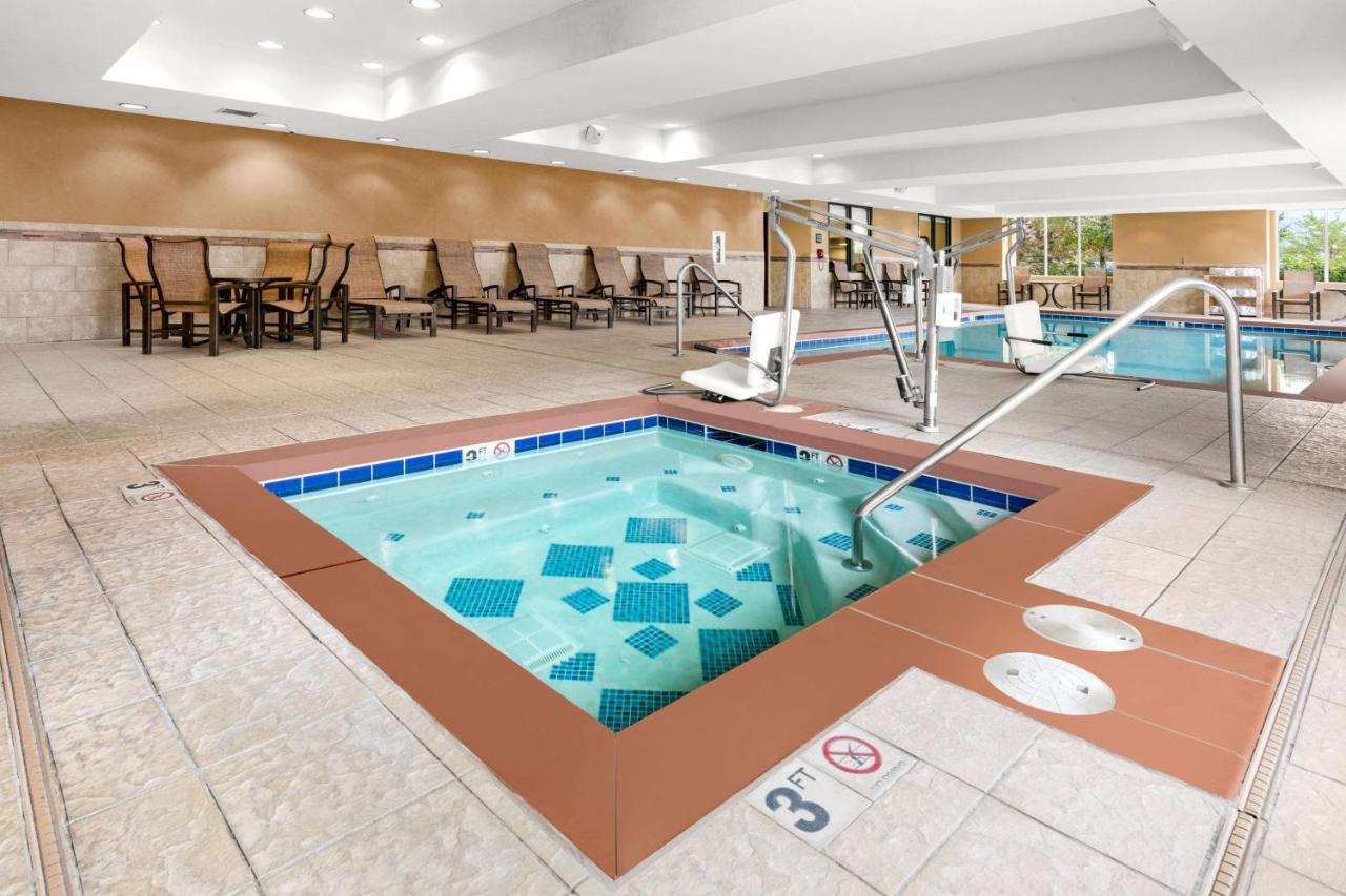Hampton Inn & Suites Fairbanks Esterno foto