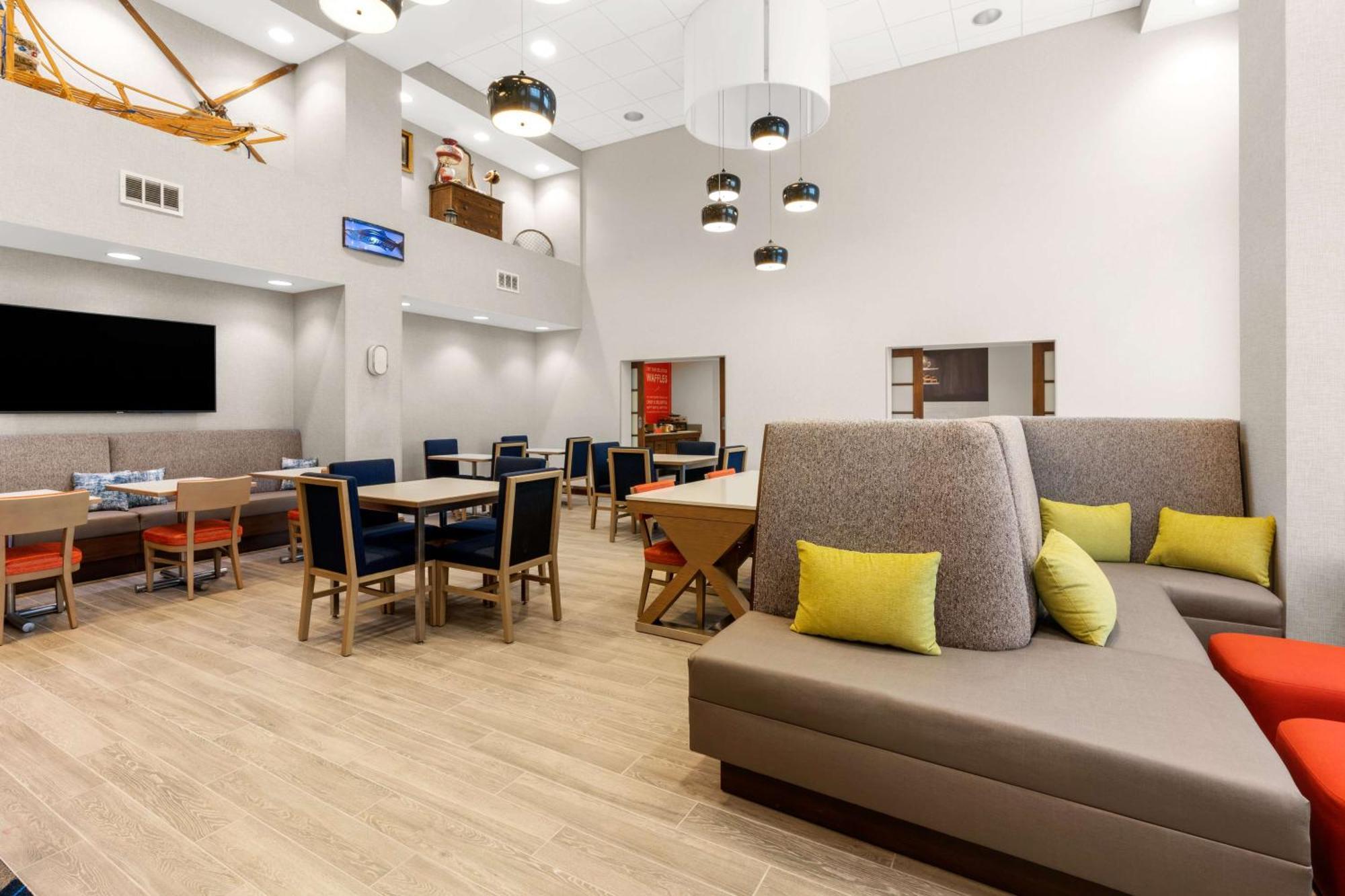 Hampton Inn & Suites Fairbanks Esterno foto
