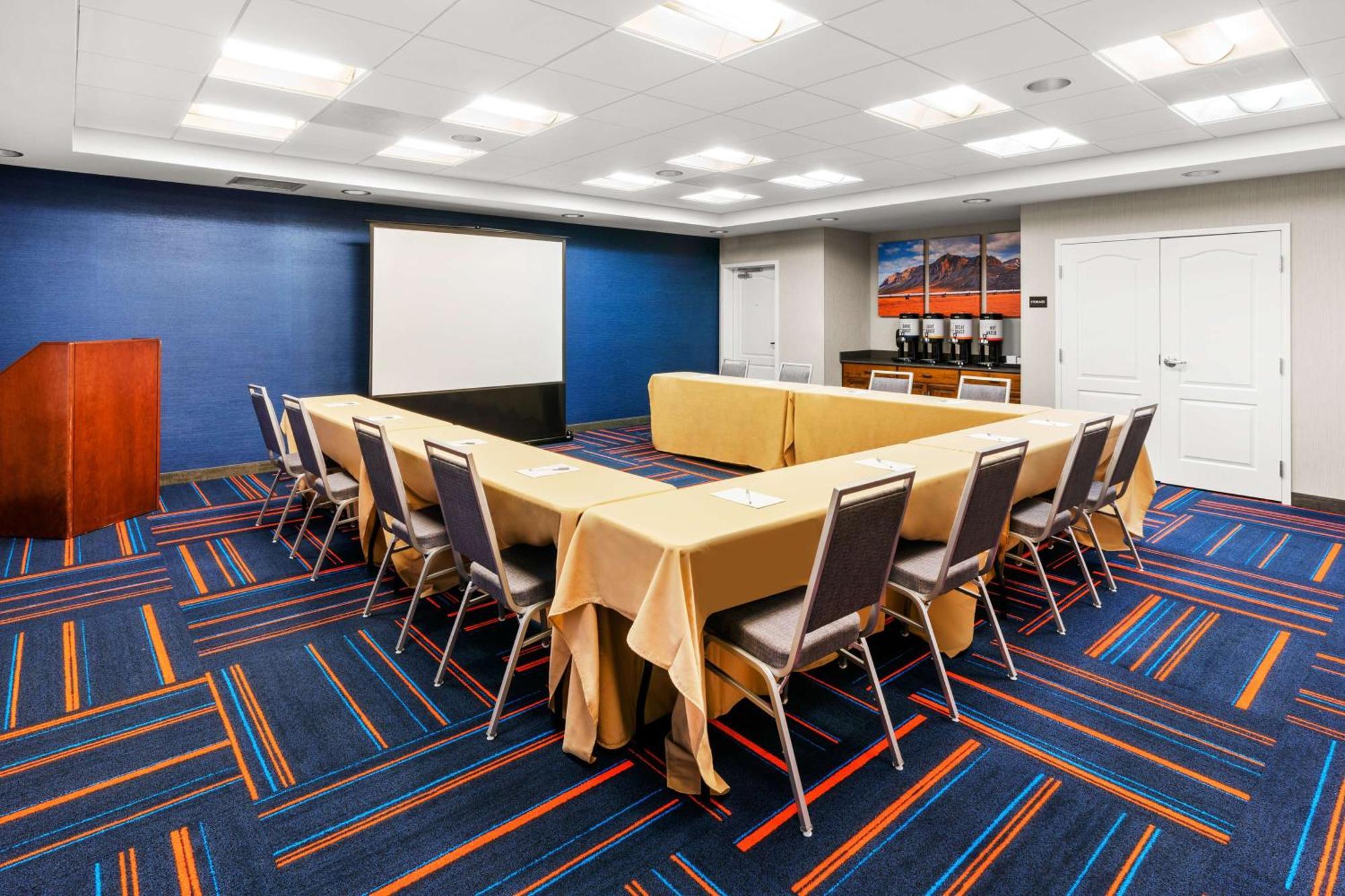 Hampton Inn & Suites Fairbanks Esterno foto